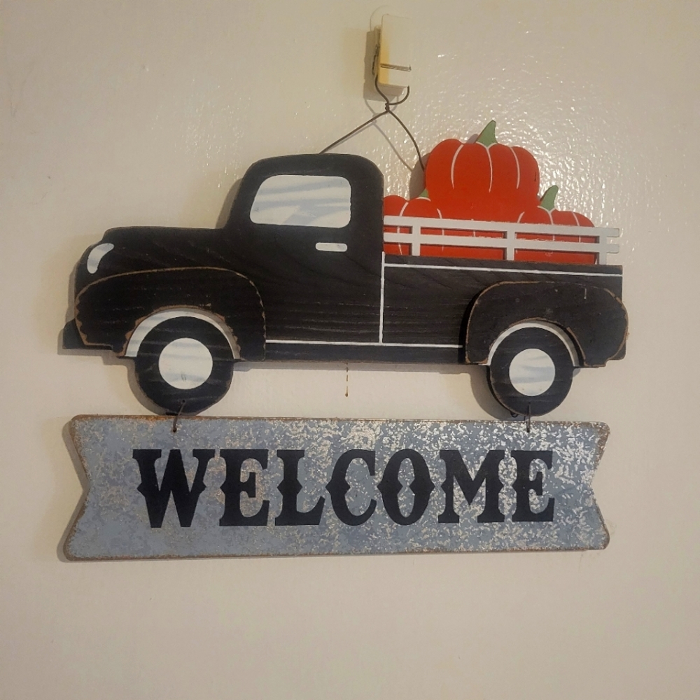 Fall / Autumn Pumpkin and Vintage Truck Welcome Sign